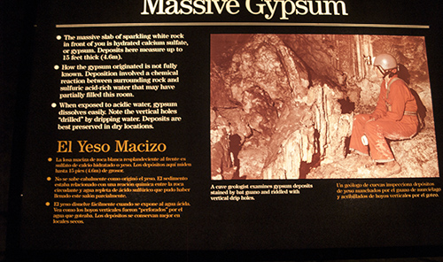 Massive cypsum plaque
